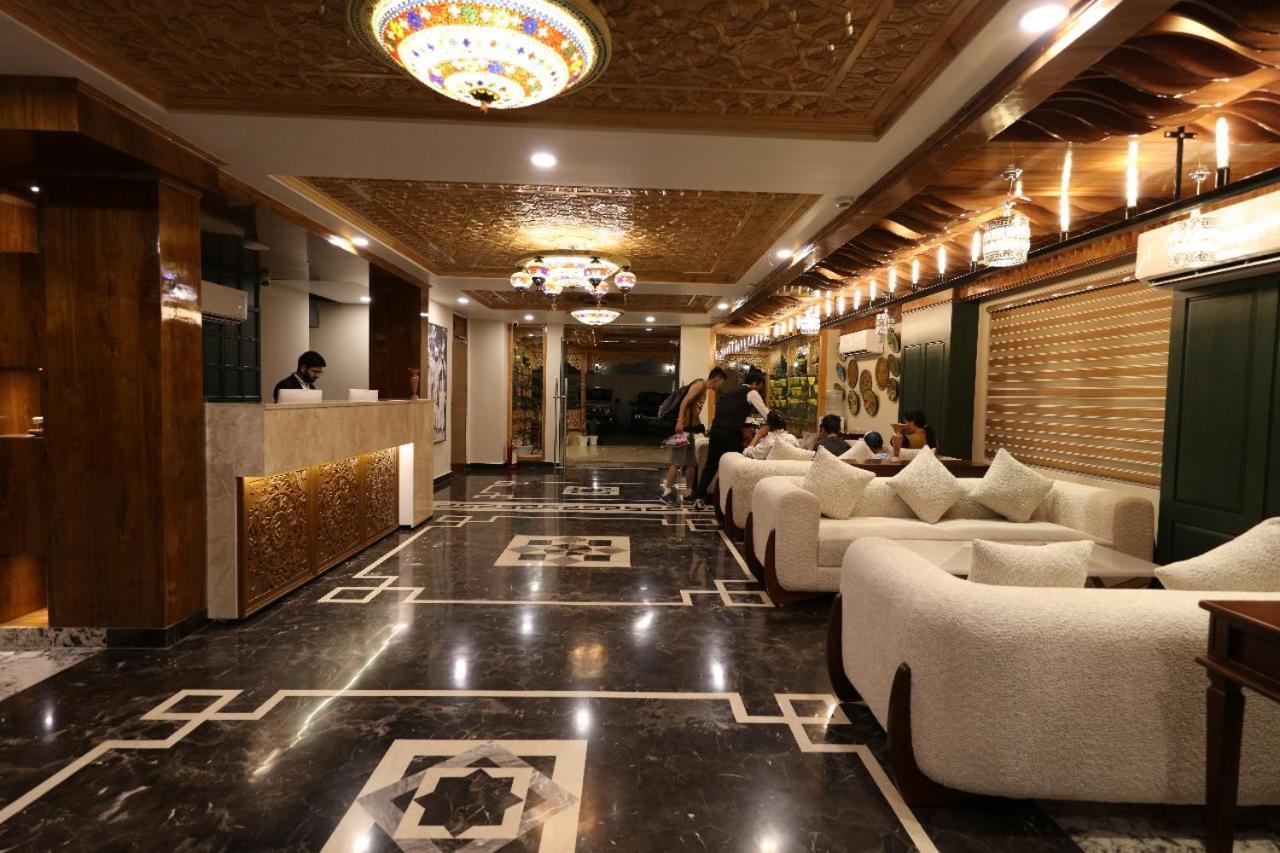 Hotel Blanco Srīnagar Kültér fotó