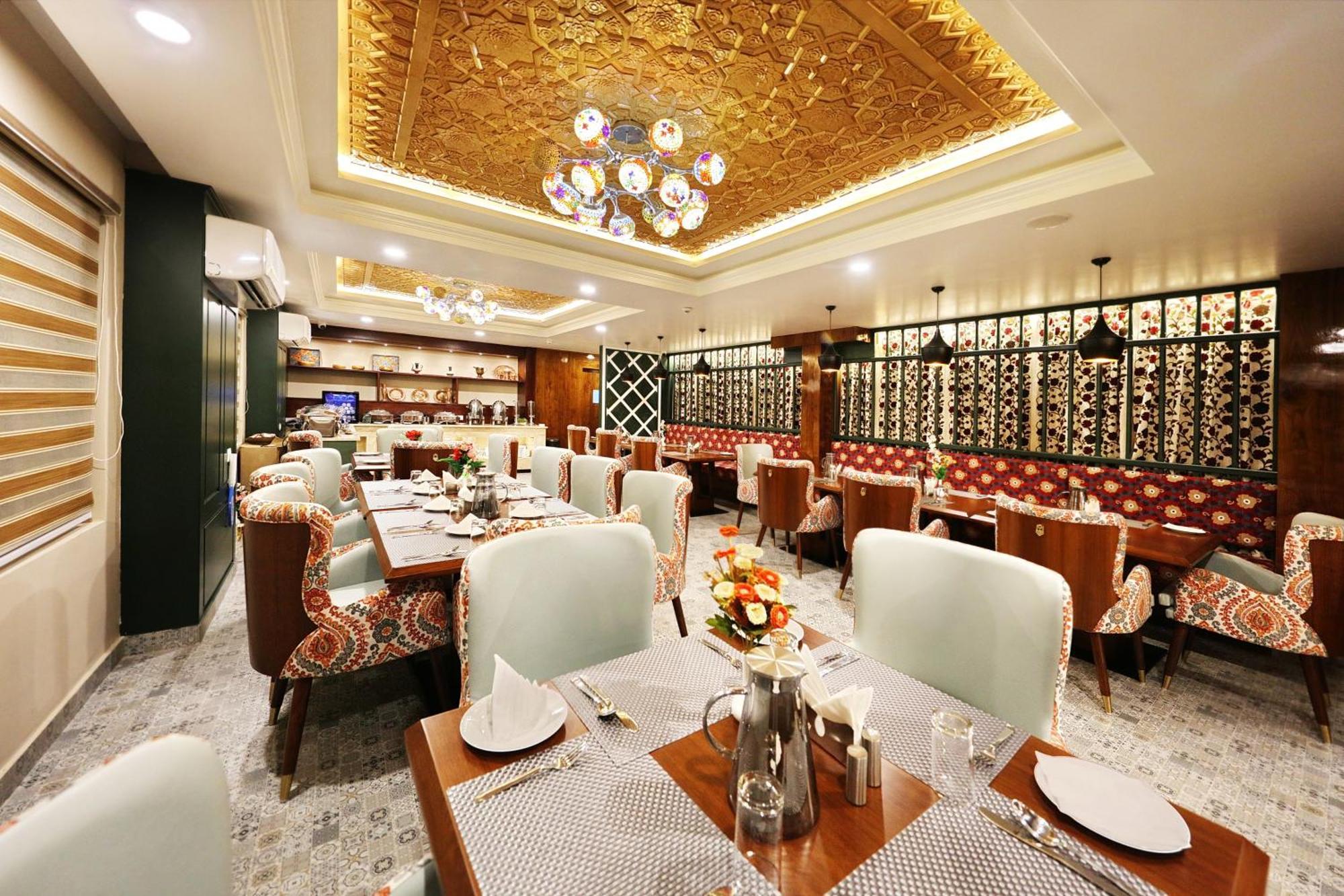 Hotel Blanco Srīnagar Kültér fotó