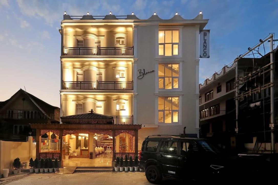 Hotel Blanco Srīnagar Kültér fotó