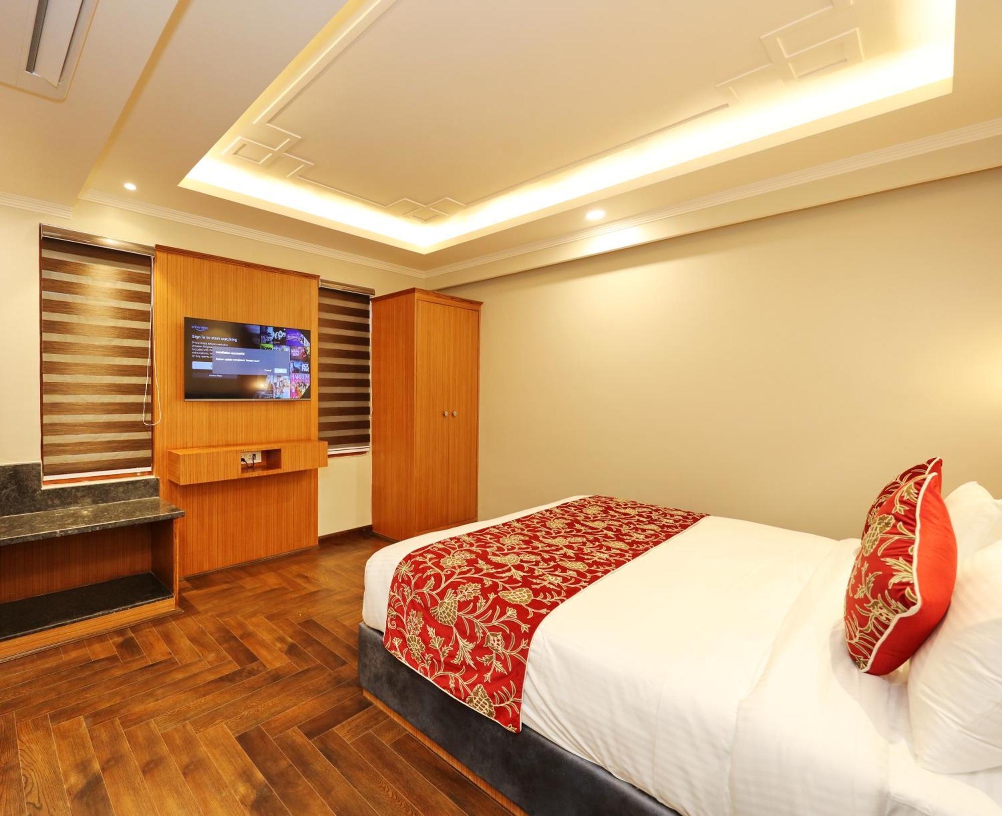 Hotel Blanco Srīnagar Kültér fotó