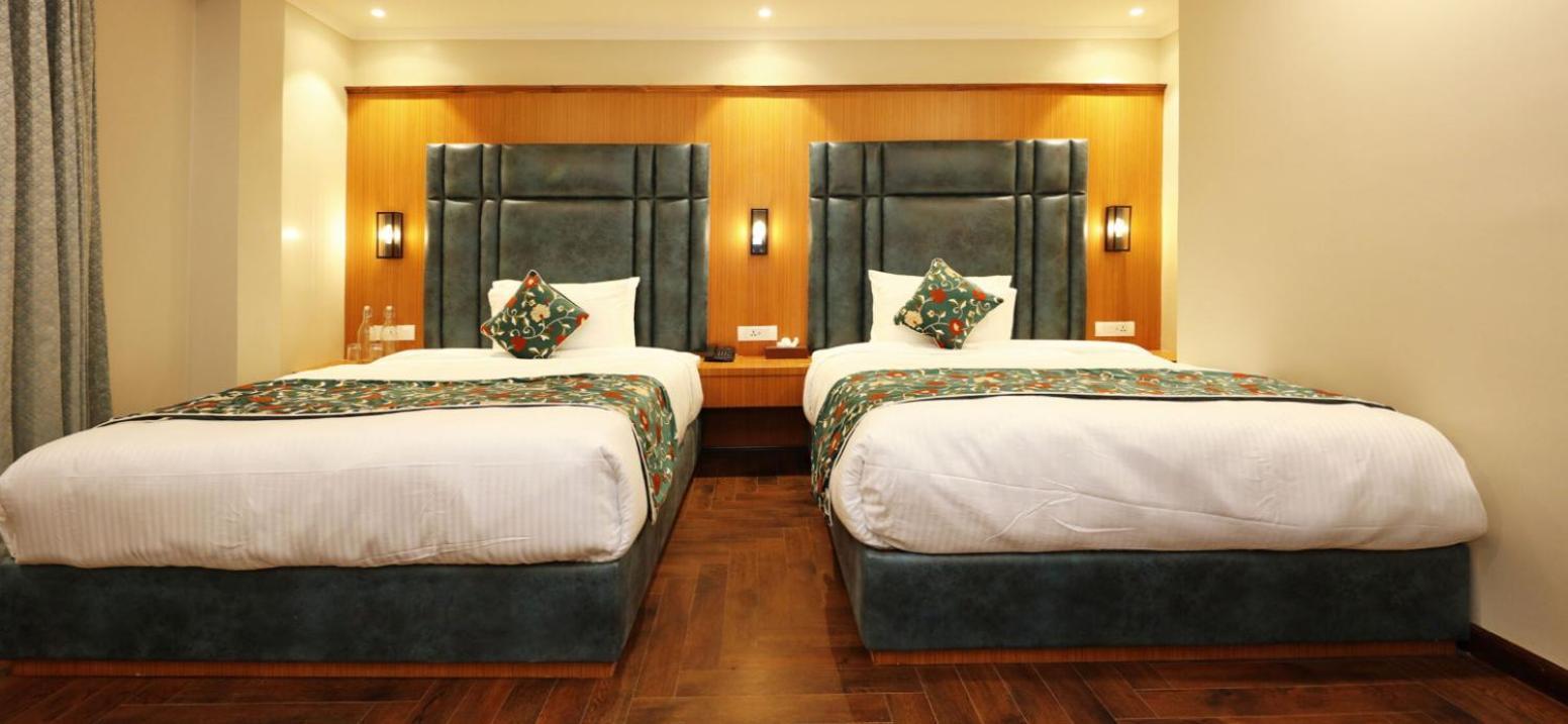 Hotel Blanco Srīnagar Kültér fotó